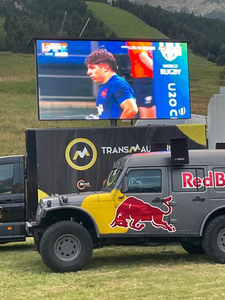 camion-écran-à-La-Transmaurienne-Vanoise