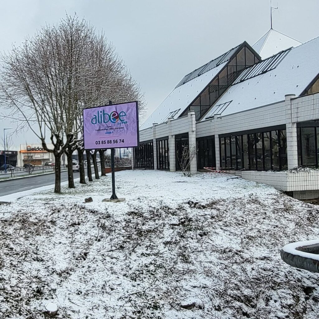 Spot publicitaire LED Agora Espace