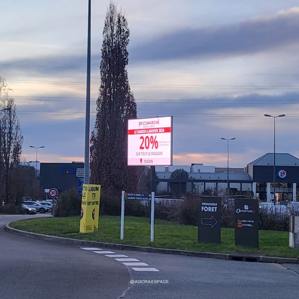 Spot publicitaire LED Agora Espace